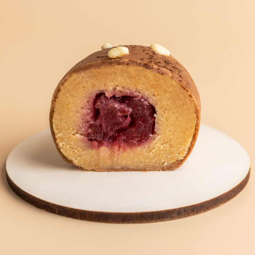 Пирожное картошка миндальная с ягодной начинкой